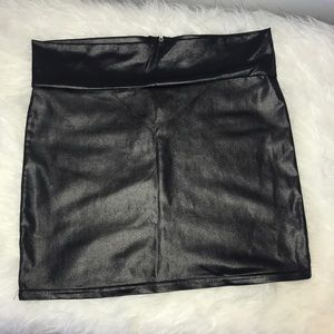 Pleathered mini skirt